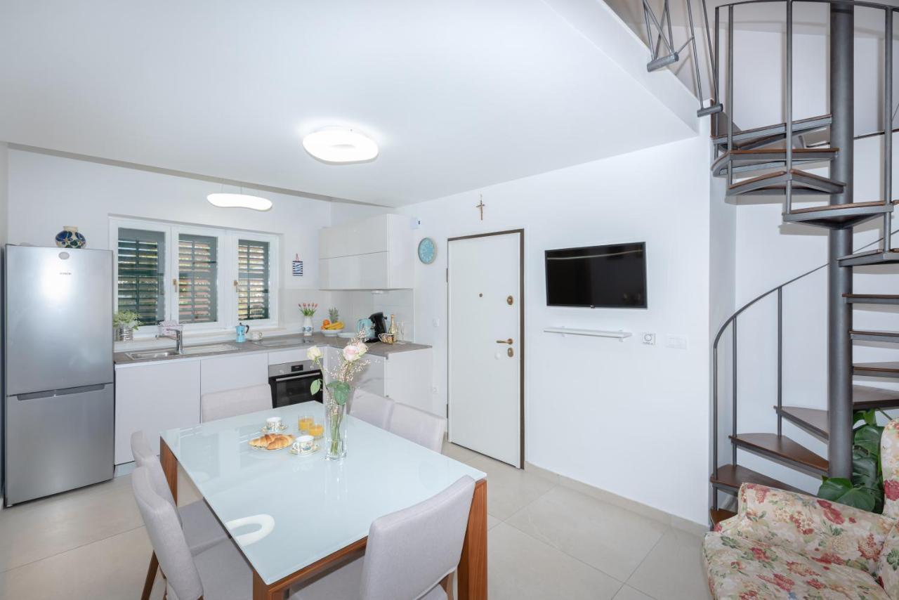 Apartment "Dida" With Free Private Parking Salona Kültér fotó