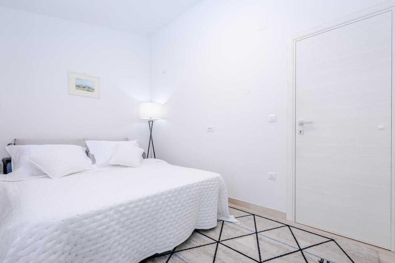 Apartment "Dida" With Free Private Parking Salona Kültér fotó